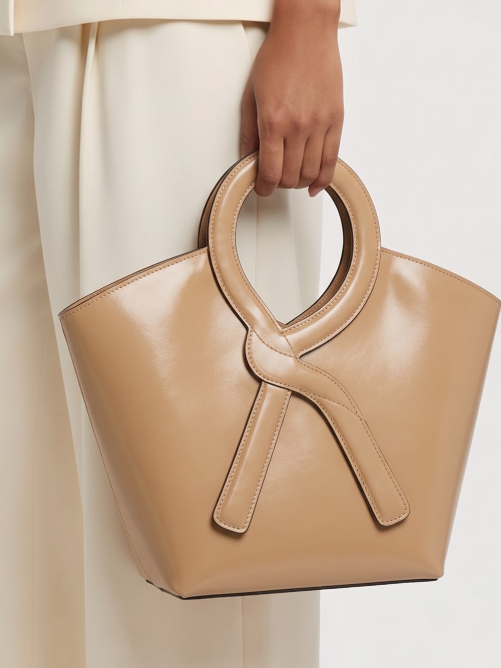 ✋🛑Price Drop ✋🛑Authentic Roberta  Di Camerino Beige Tote Handbag.